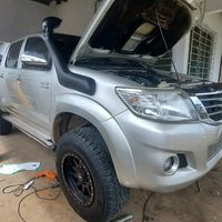 2.5toyota_hilux