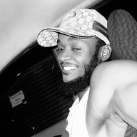 aaronaire_on_set