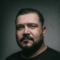 Öyle Kal orijinal ses