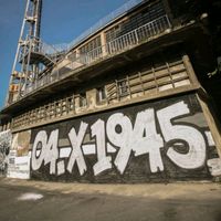4x1945
