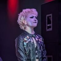 you look lonely back tf up