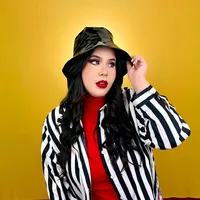 Amanda Flores Pobres almas en Desgracia cover