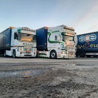 adrianv8560