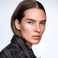 a mark a yen a buck or a pound 1ST