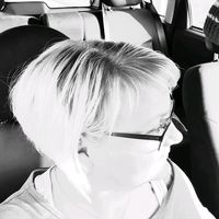lilly_seins