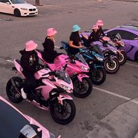 motowiinxgirls