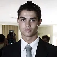 so many pretty people under this sound omg