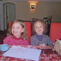 emma_and_luna_