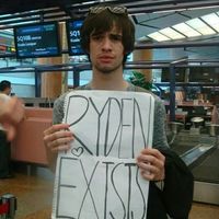 em0boyskissing