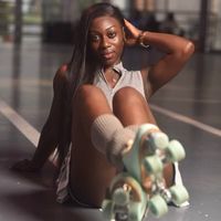 efya_the_skating_girl