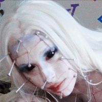 Trarags red shirt music