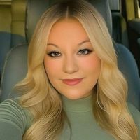 ms_christal_live_host