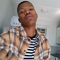 ThErEs A BrOkEn GlAsS In My HeArT