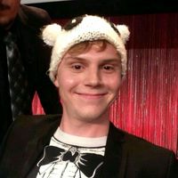fans_stcast_evanpeters