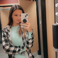 rowdy_brunette_cowgirl