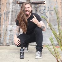 guywithahairtie