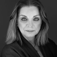 carmentanaseofficial