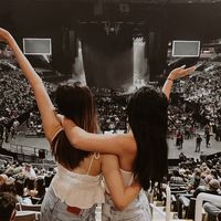 whitegirlconcertaddict