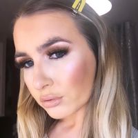 laura_8200i