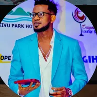 Ntukavuge imipangu yawe by Rock