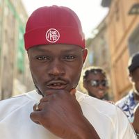 OmzoX In piedi out now on youtube