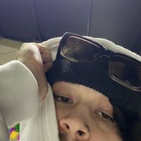 SOLA. MI COMPA EL CHINO