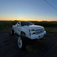 _white_lb7