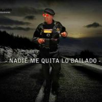 policia_bailarin
