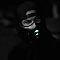 FiASKO iN A SUiT AND TiE