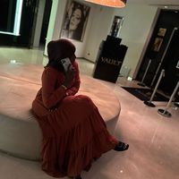 zahra_business_780122778