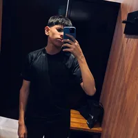 como que tengo una cantidas de videos soy famosooq