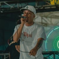 dela_white