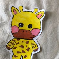 paper_giraffe_lifestyle