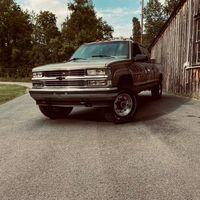 tan_crewcab_chevy