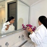 invest_with_ashley_vance