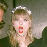 Taylor Swift cantando Perfect