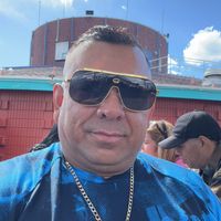 user5570781181085