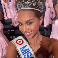 indira_ampiot