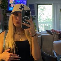thedumbblonde44