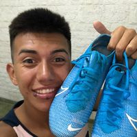 Seguí al del primer video que aparece