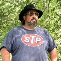 armadillos keep digging