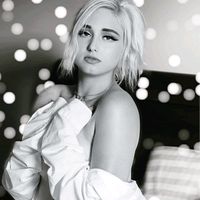 rosegoldqueen97