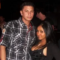 if u wanna makeout w me just ask