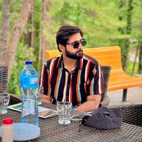 momi_naqvi