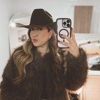 yanelyyo9