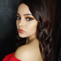 leslieisaa