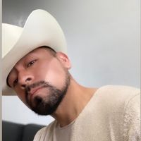 ese.dancing.guy