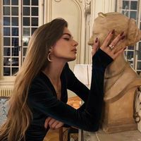 chic_charmvault