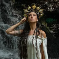 Follow me for my cosplays not for this sound thx