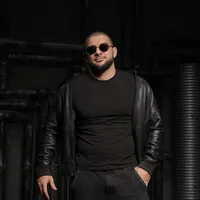 В этой женщине